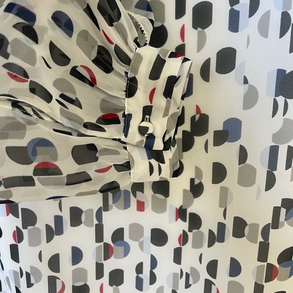 WHBM Ruffle Front Pullover blouse - 10 - Picture 5 of 7